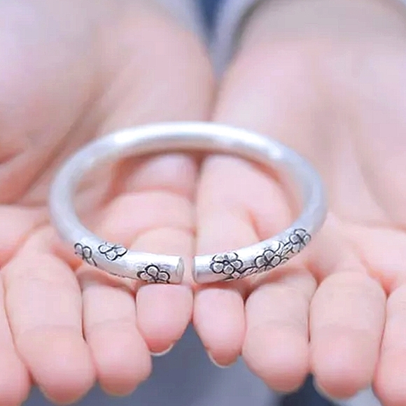 Vintage Flower Engraved Sterling Silver Cuff Bangle Bracelet - Picture 2 of 5